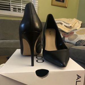 Black Aldo pointy toe stilettos